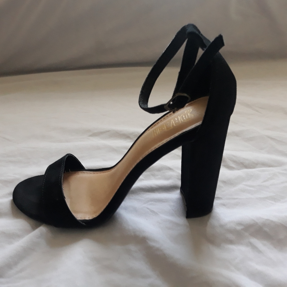 Black one strap 3 1/2 heels - Picture 4 of 6
